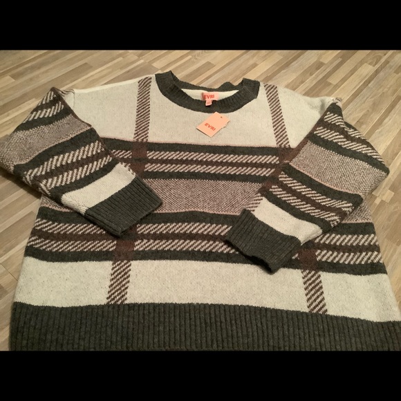 EVRI Size 2X, Women Plus Size Sweater, Thick - Picture 3 of 8